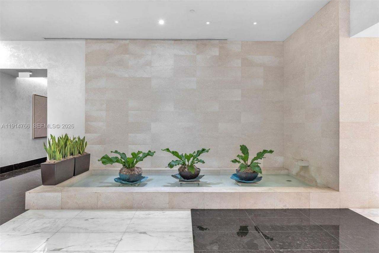 200 Biscayne Boulevard Way, Unit 4408, Miami, FL 33131 Photo