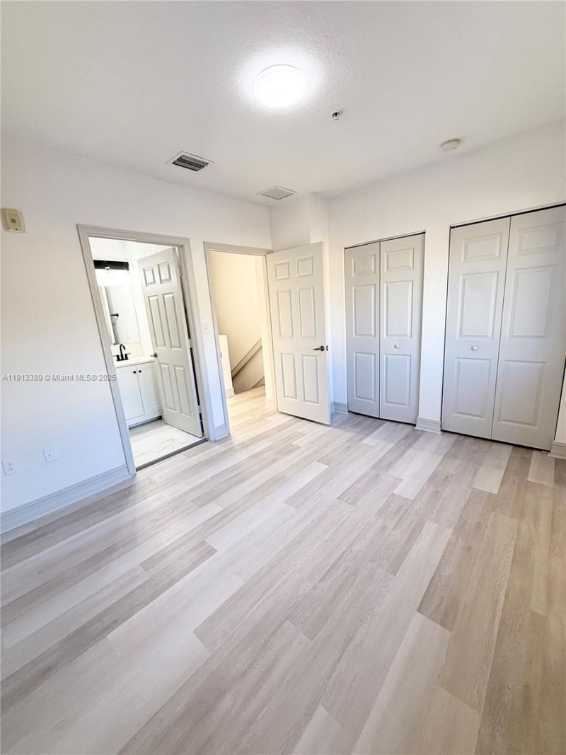 7991 NW 8th St, Unit 113B, Miami, FL 33126 Photo