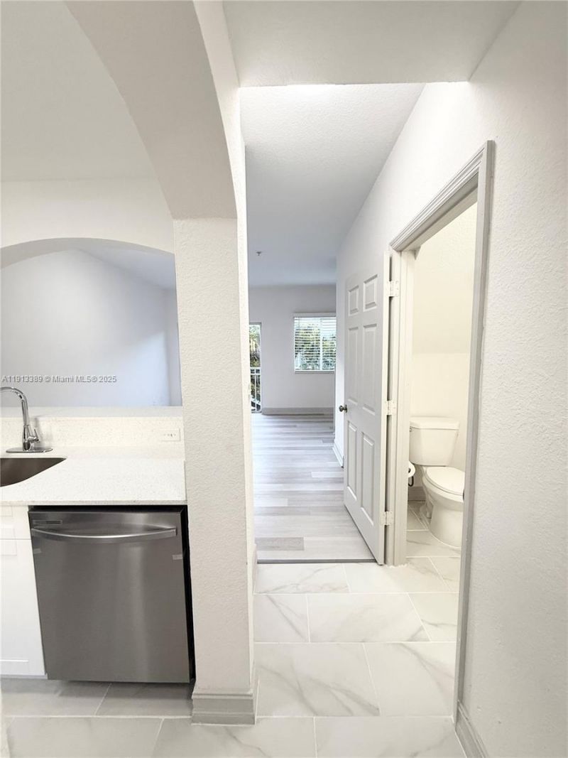 7991 NW 8th St, Unit 113B, Miami, FL 33126 Photo