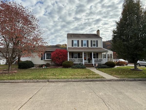 634 S 2nd Avenue, Paden City, WV 26159