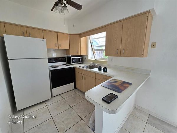 2222 Taylor St, Unit 11, Hollywood, FL 33020