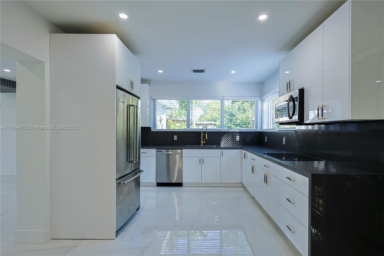 720 NE 143rd St, North Miami, FL 33161 Photo