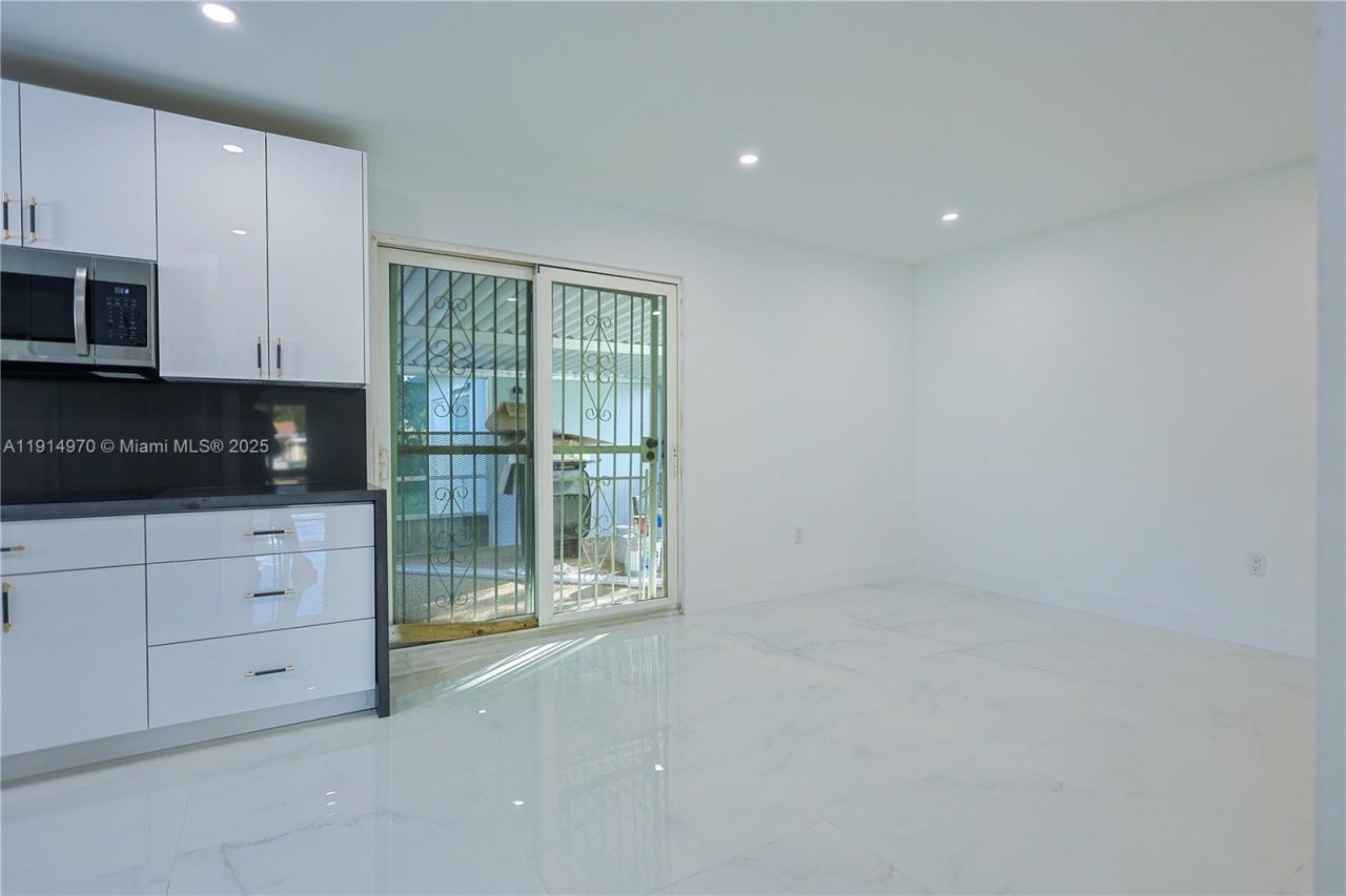 720 NE 143rd St, North Miami, FL 33161 Photo