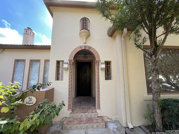122 E Hollywood, San Antonio, TX 78212