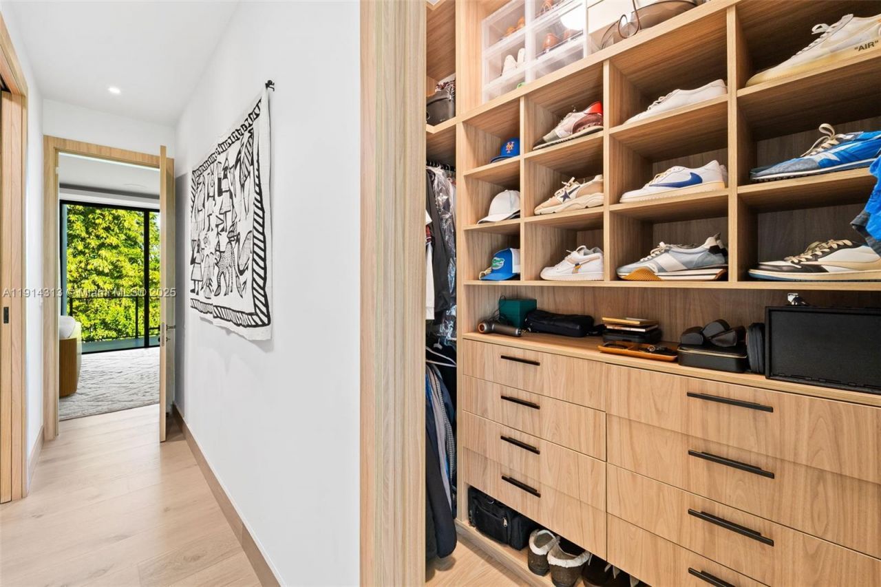 8625 NE 10th Ave, Miami, FL 33138 Photo