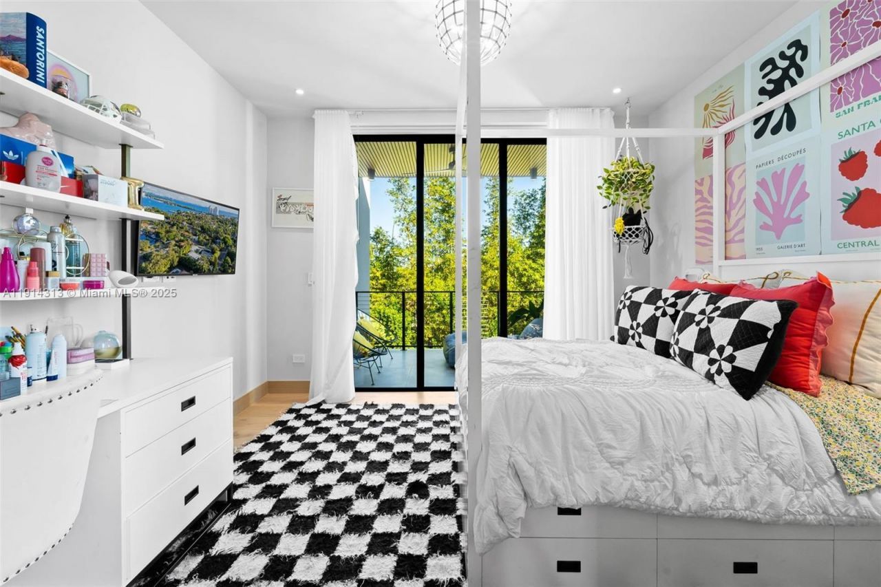 8625 NE 10th Ave, Miami, FL 33138 Photo