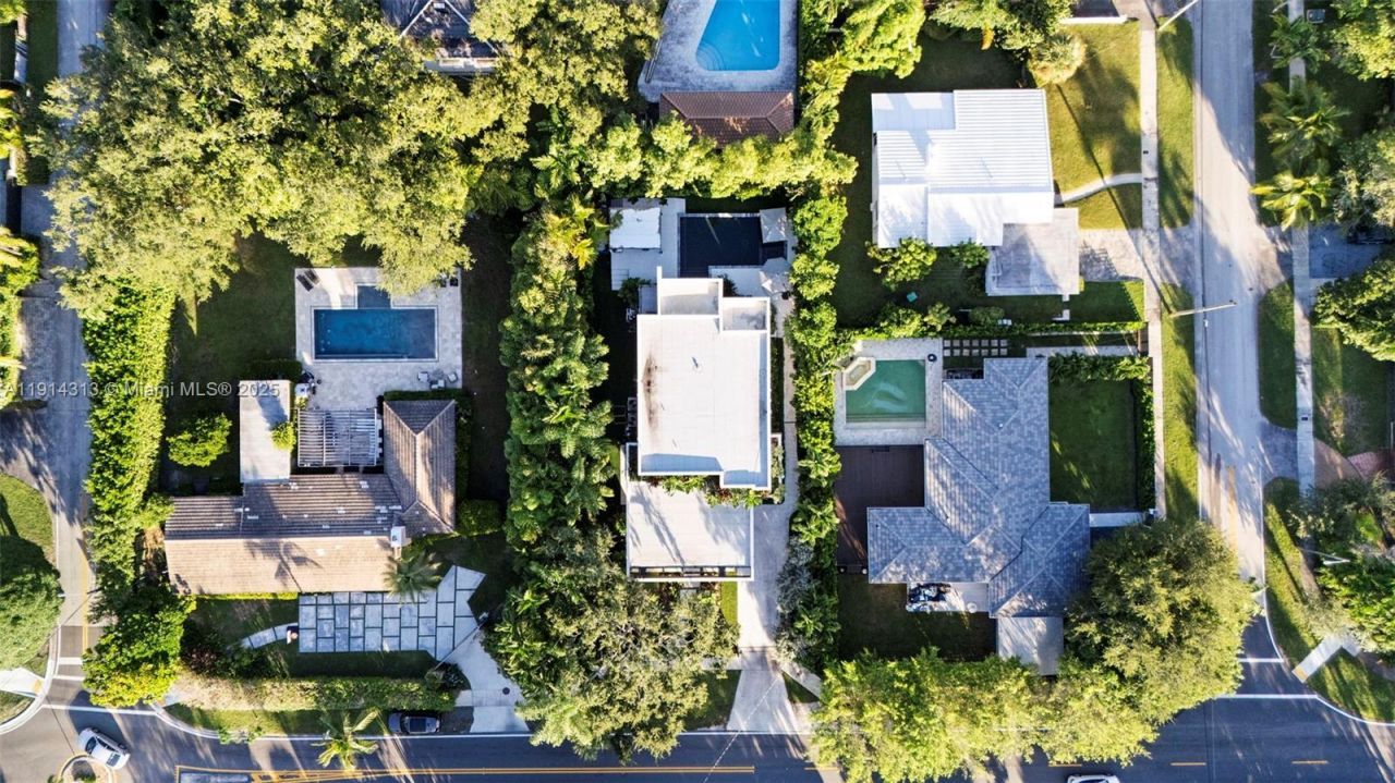 8625 NE 10th Ave, Miami, FL 33138 Photo