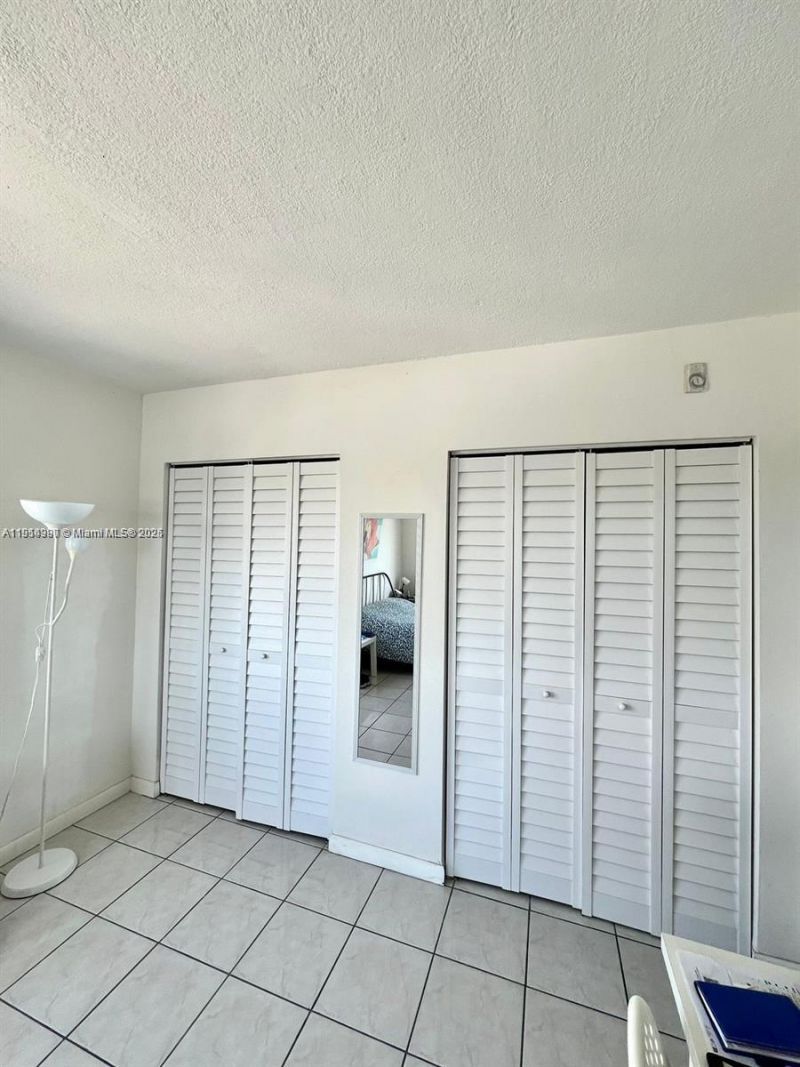 8001 Crespi Blvd, Unit 6D, Miami Beach, FL 33141 Photo