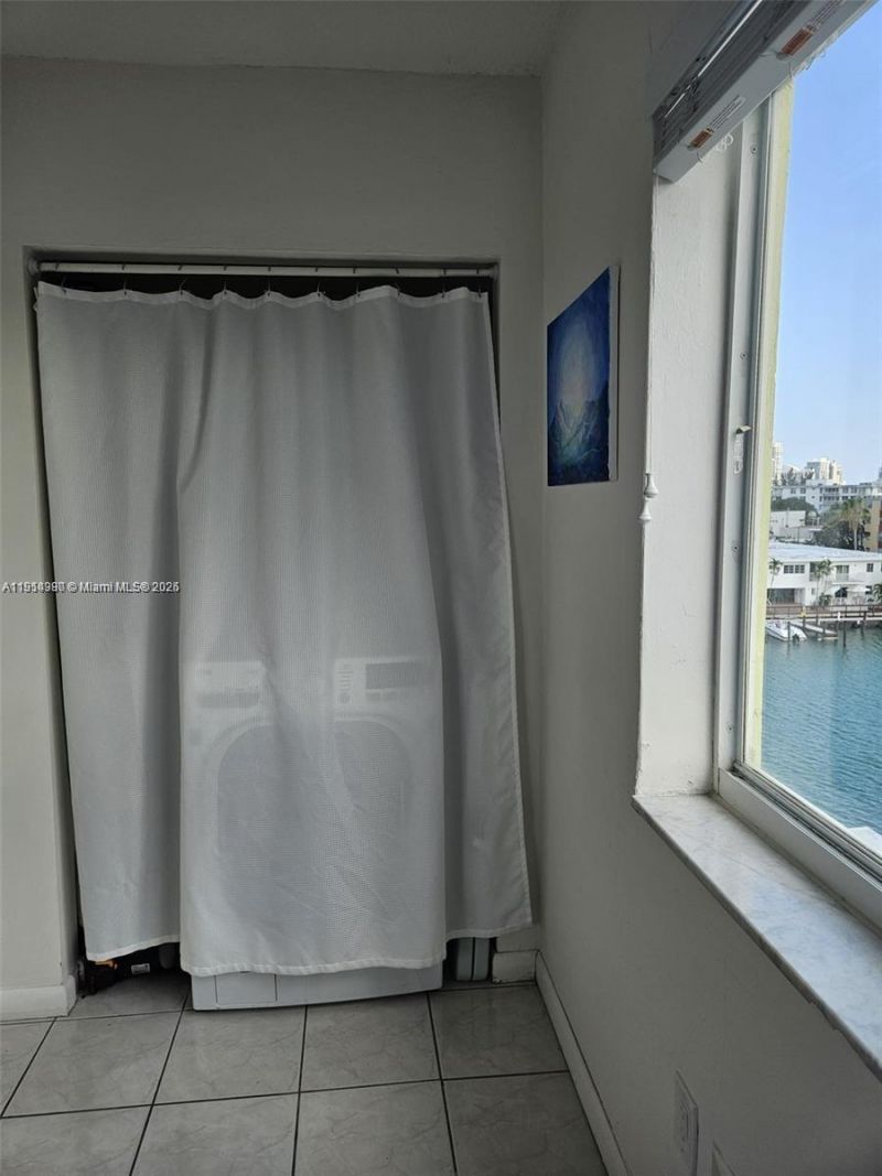 8001 Crespi Blvd, Unit 6D, Miami Beach, FL 33141 Photo