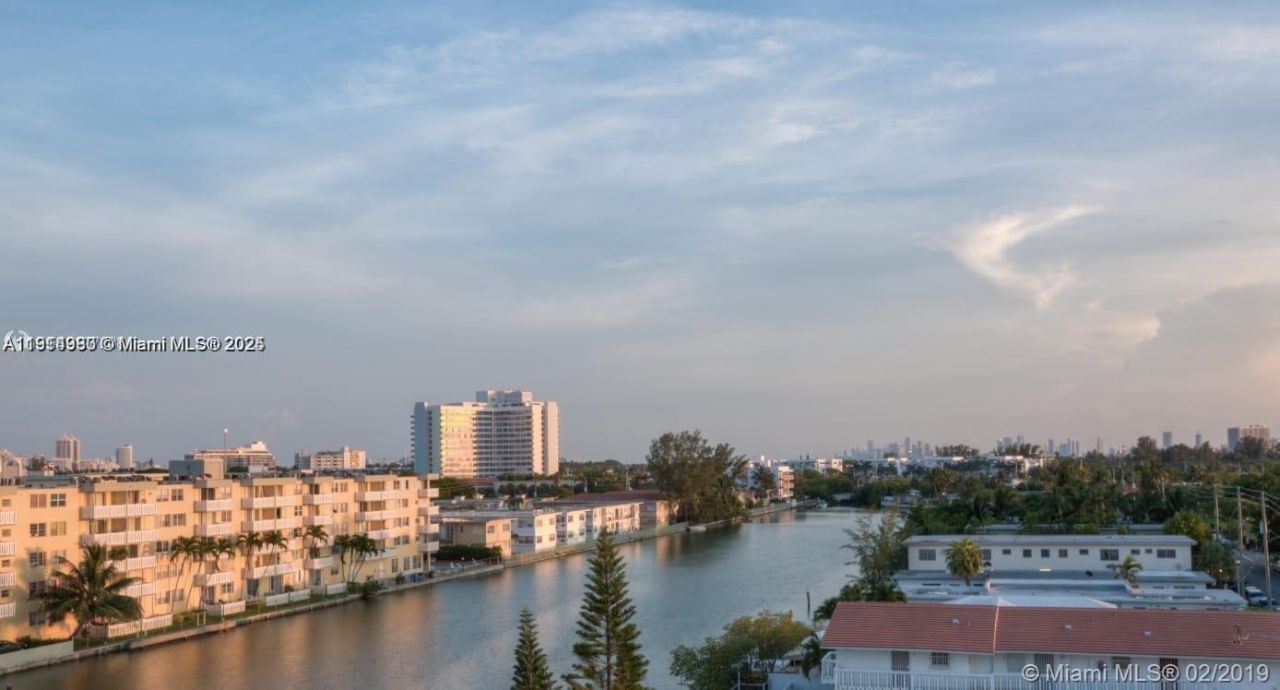 8001 Crespi Blvd, Unit 6D, Miami Beach, FL 33141 Photo