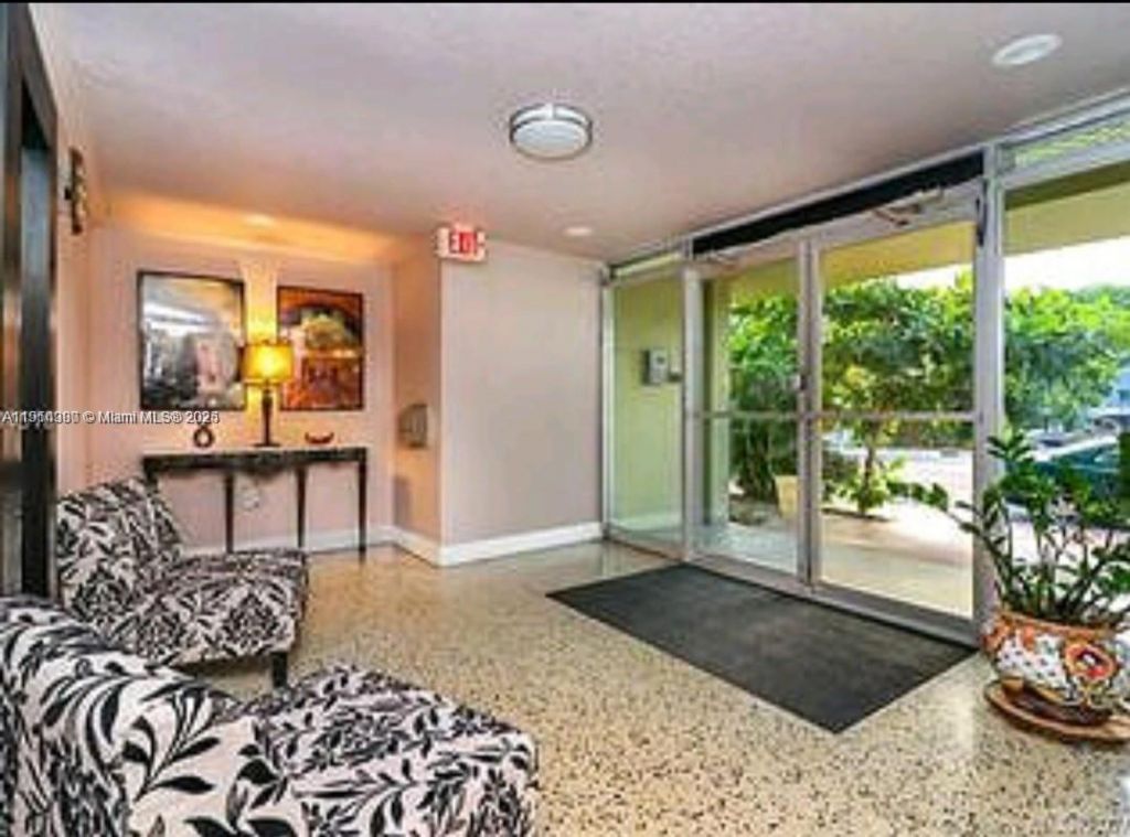 8001 Crespi Blvd, Unit 6D, Miami Beach, FL 33141 Photo