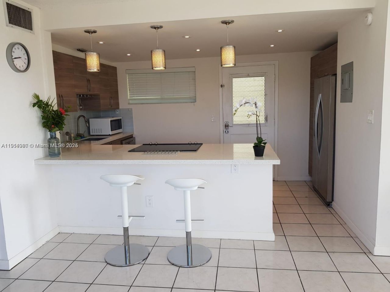 8001 Crespi Blvd, Unit 6D, Miami Beach, FL 33141 Photo