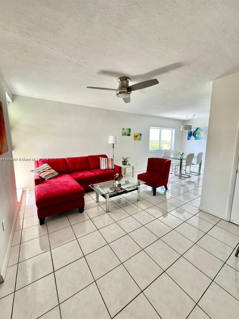8001 Crespi Blvd, Unit 6D, Miami Beach, FL 33141 Photo