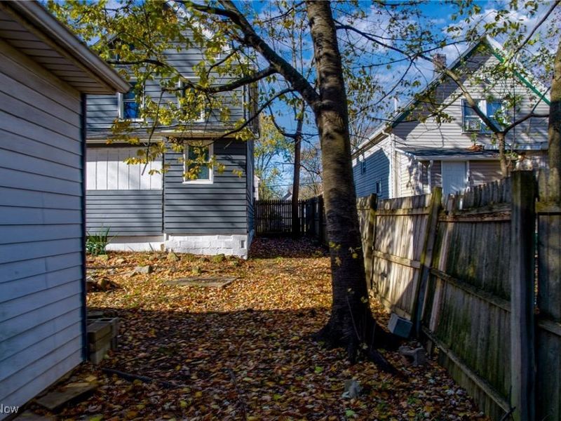 379 Homestead Street, Akron, OH 44306 Photo 6