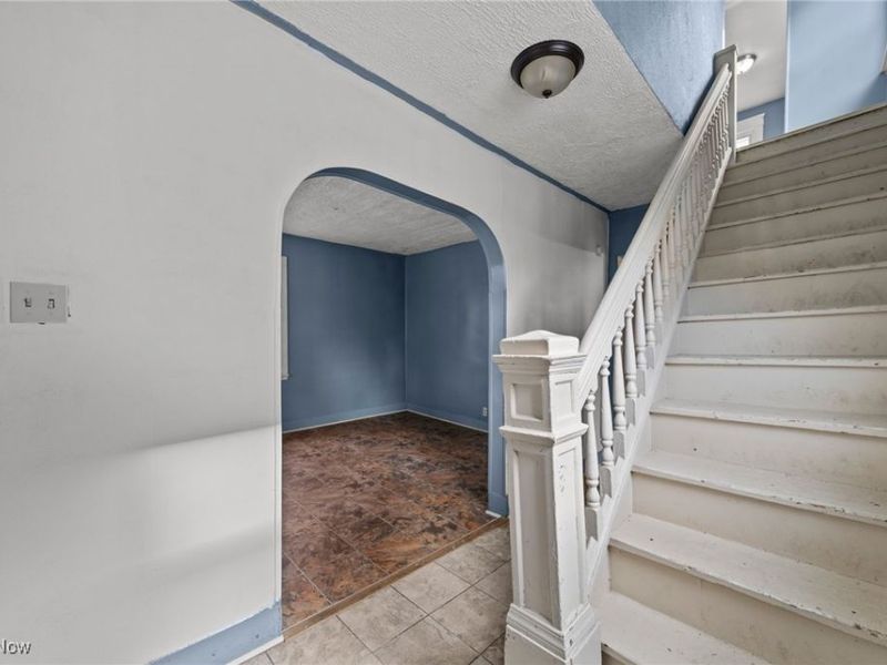 379 Homestead Street, Akron, OH 44306 Photo 9