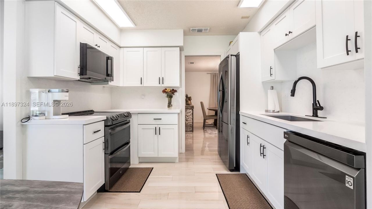 7101 NW 40th St, Coral Springs, FL 33065 Photo