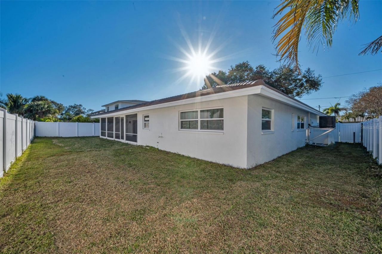 1695 Clearwater Harbor Drive, Largo, FL 33770 Photo