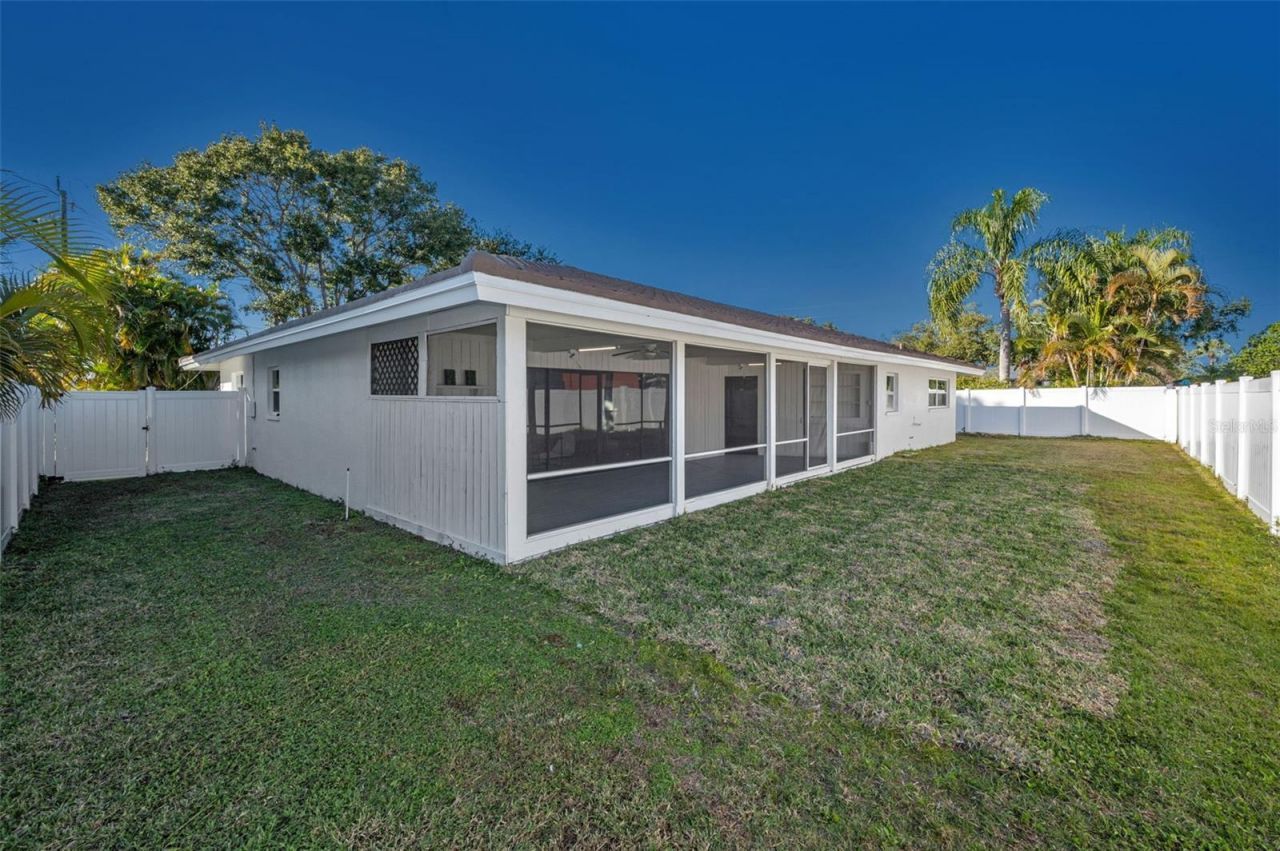 1695 Clearwater Harbor Drive, Largo, FL 33770 Photo