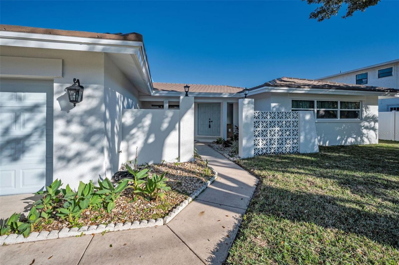 1695 Clearwater Harbor Drive, Largo, FL 33770 Photo