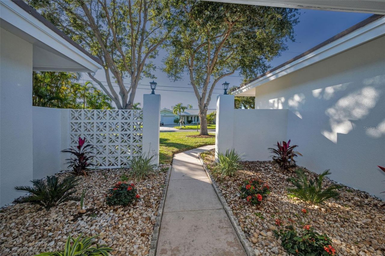 1695 Clearwater Harbor Drive, Largo, FL 33770 Photo