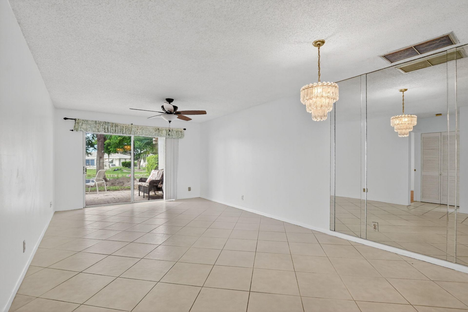 8747 Warwick Drive, Boca Raton, FL 33433 Photo