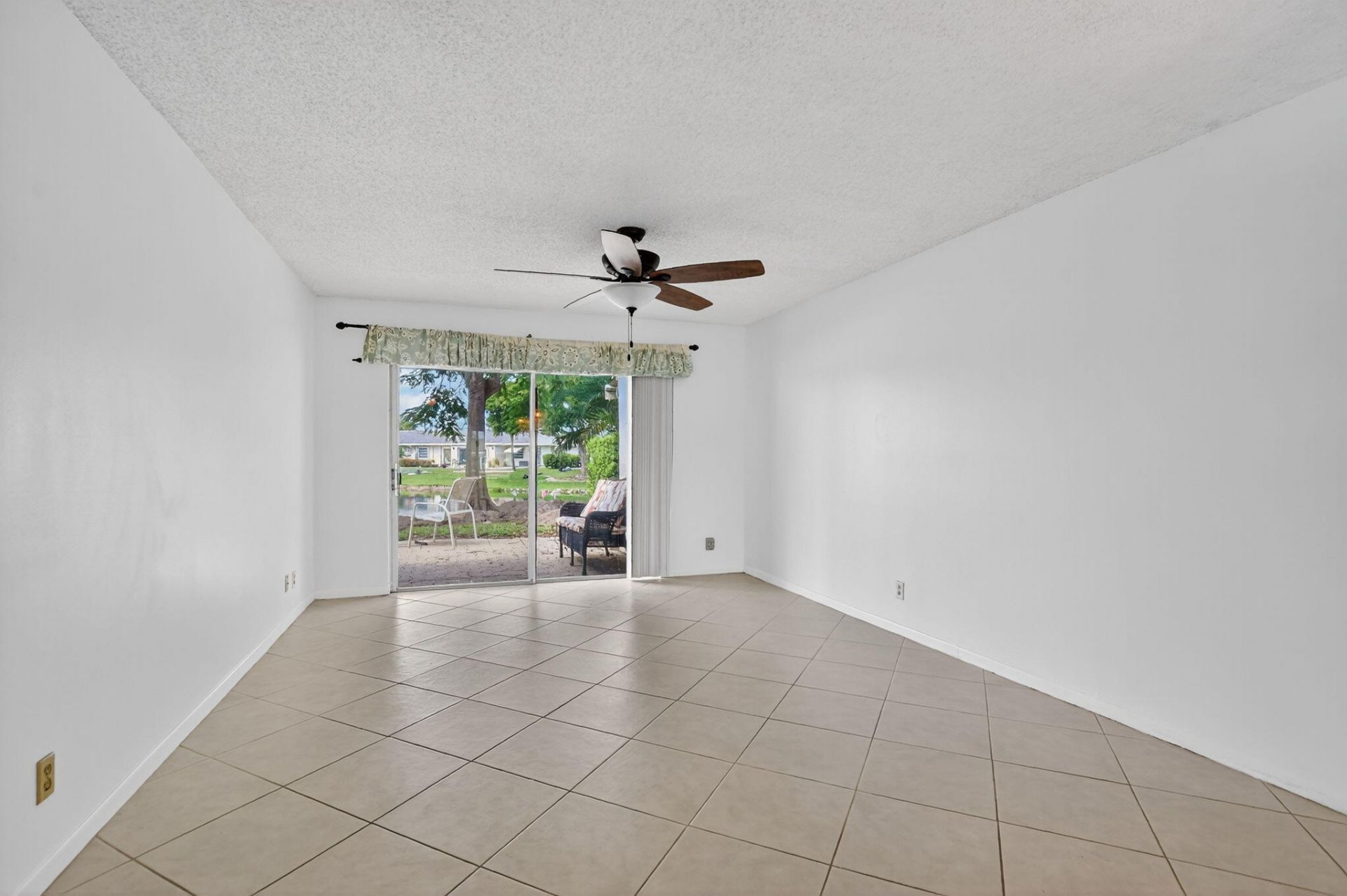 8747 Warwick Drive, Boca Raton, FL 33433 Photo