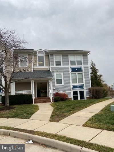 20590 Cornstalk Terrace, Unit 302, Ashburn, VA 20147 Main Photo
