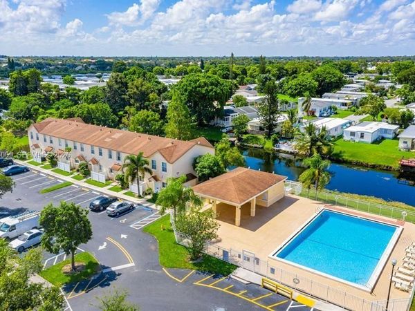 6603 Winfield Blvd, Unit B8, Margate, FL 33063