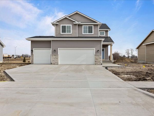 675 NW Rosemont Drive, Waukee, IA 50263
