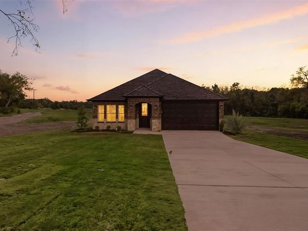 412 E Ball Street, Tom Bean, TX 75491