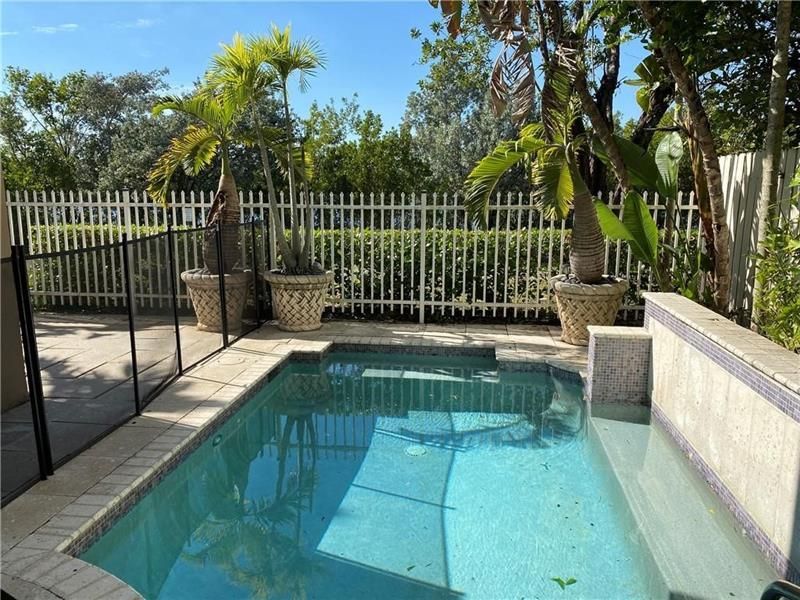 1940 Sweetbay Way, Hollywood, FL 33019 Photo