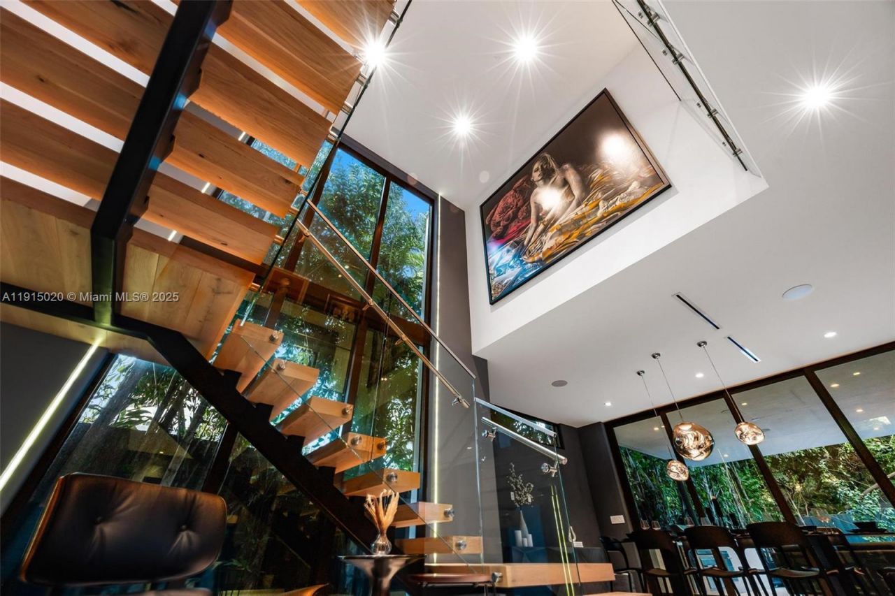 77 SW 18th Terrace, Unit N/A, Miami, FL 33129 Photo