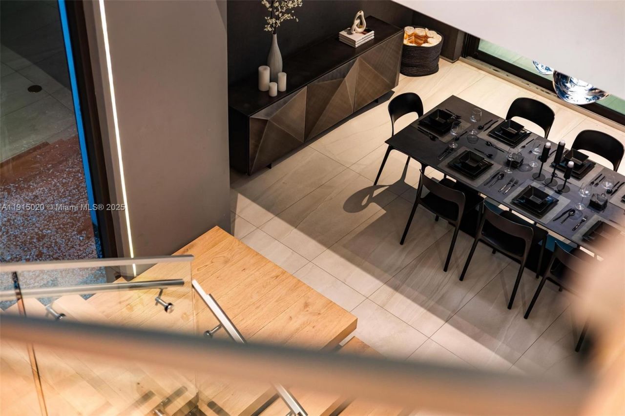 77 SW 18th Terrace, Unit N/A, Miami, FL 33129 Photo