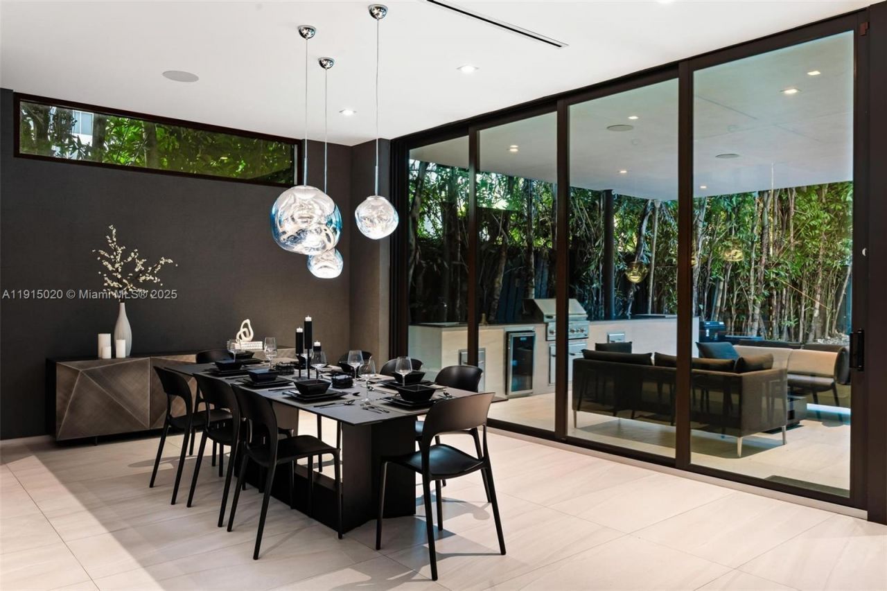 77 SW 18th Terrace, Unit N/A, Miami, FL 33129 Photo