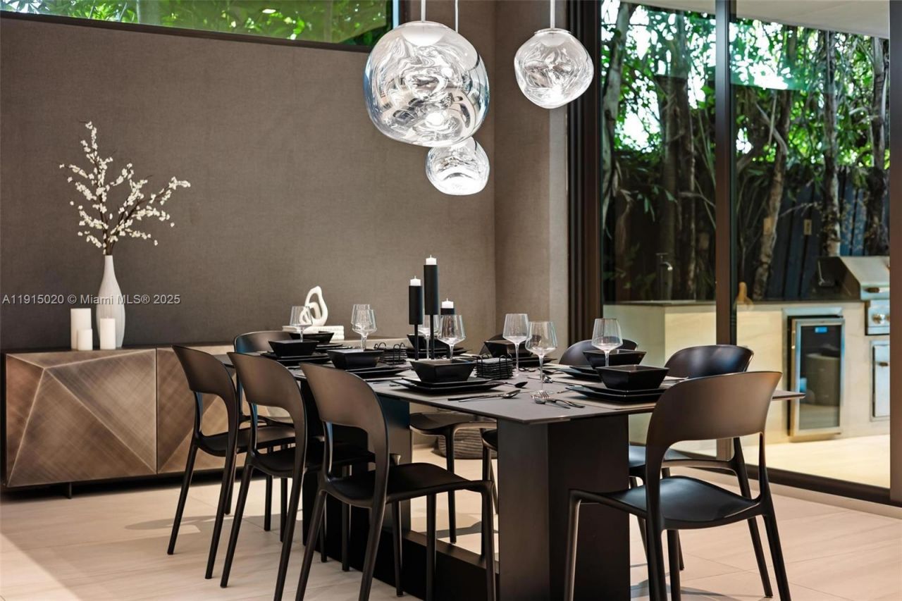 77 SW 18th Terrace, Unit N/A, Miami, FL 33129 Photo