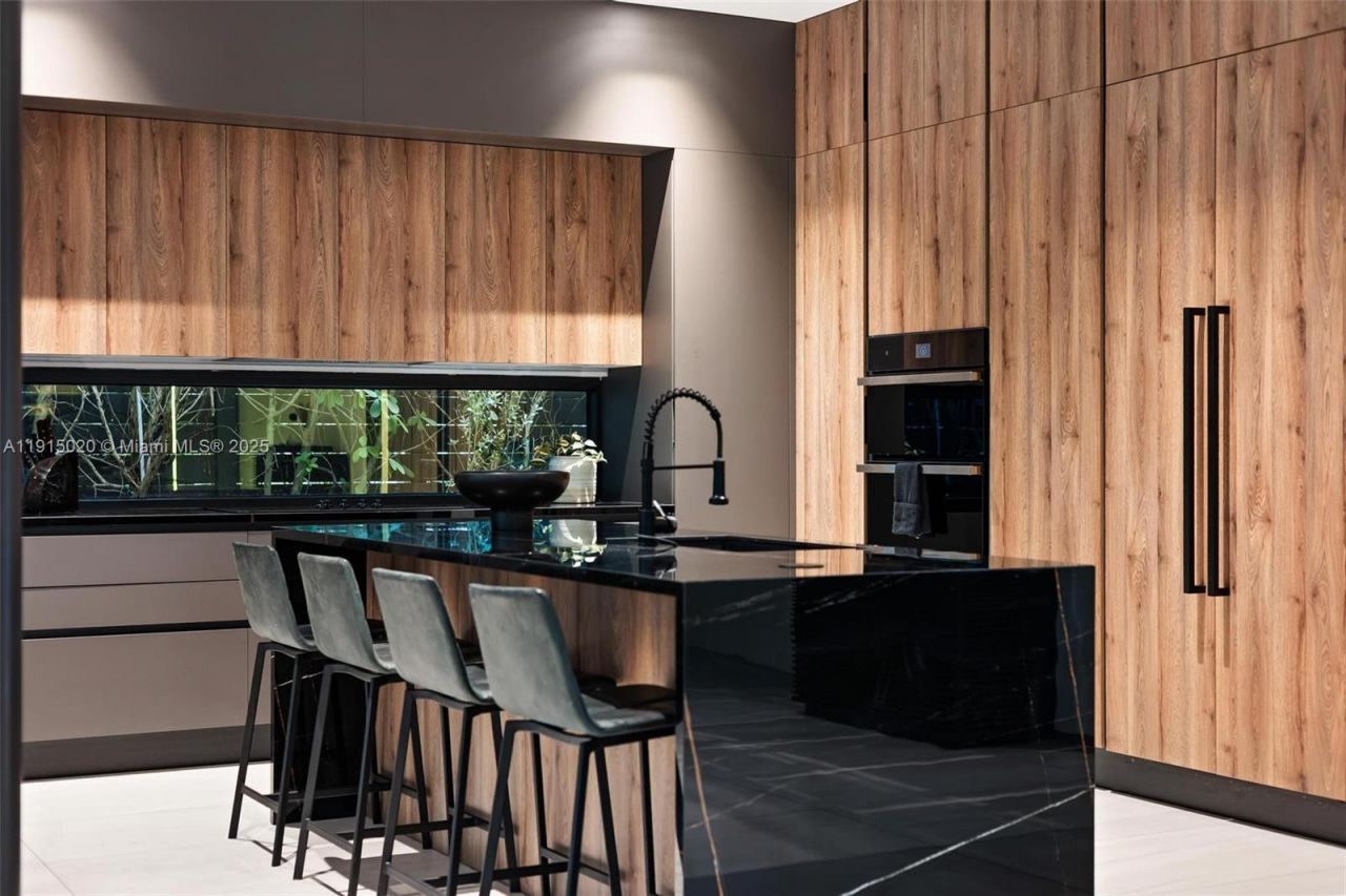 77 SW 18th Terrace, Unit N/A, Miami, FL 33129 Photo