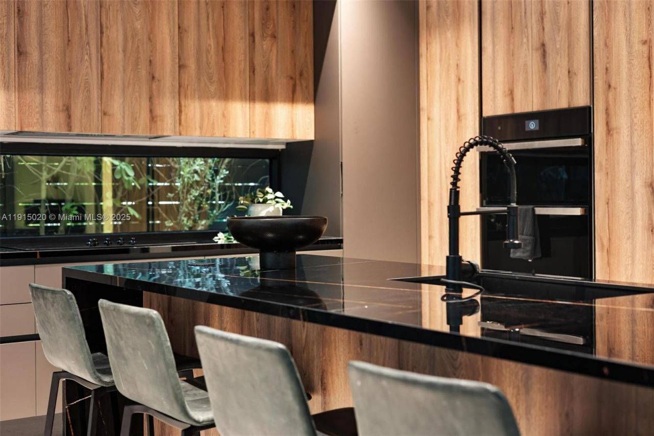 77 SW 18th Terrace, Unit N/A, Miami, FL 33129 Photo