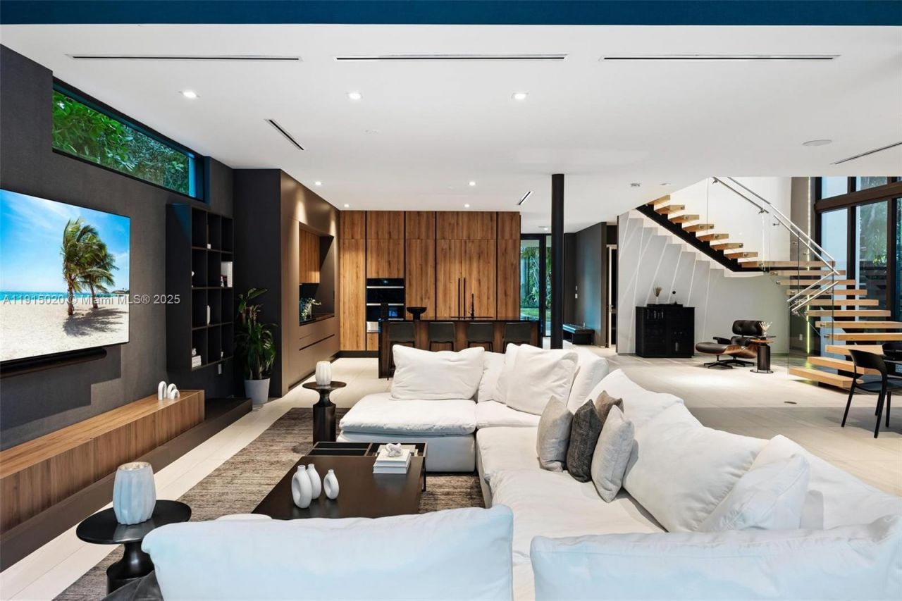 77 SW 18th Terrace, Unit N/A, Miami, FL 33129 Photo