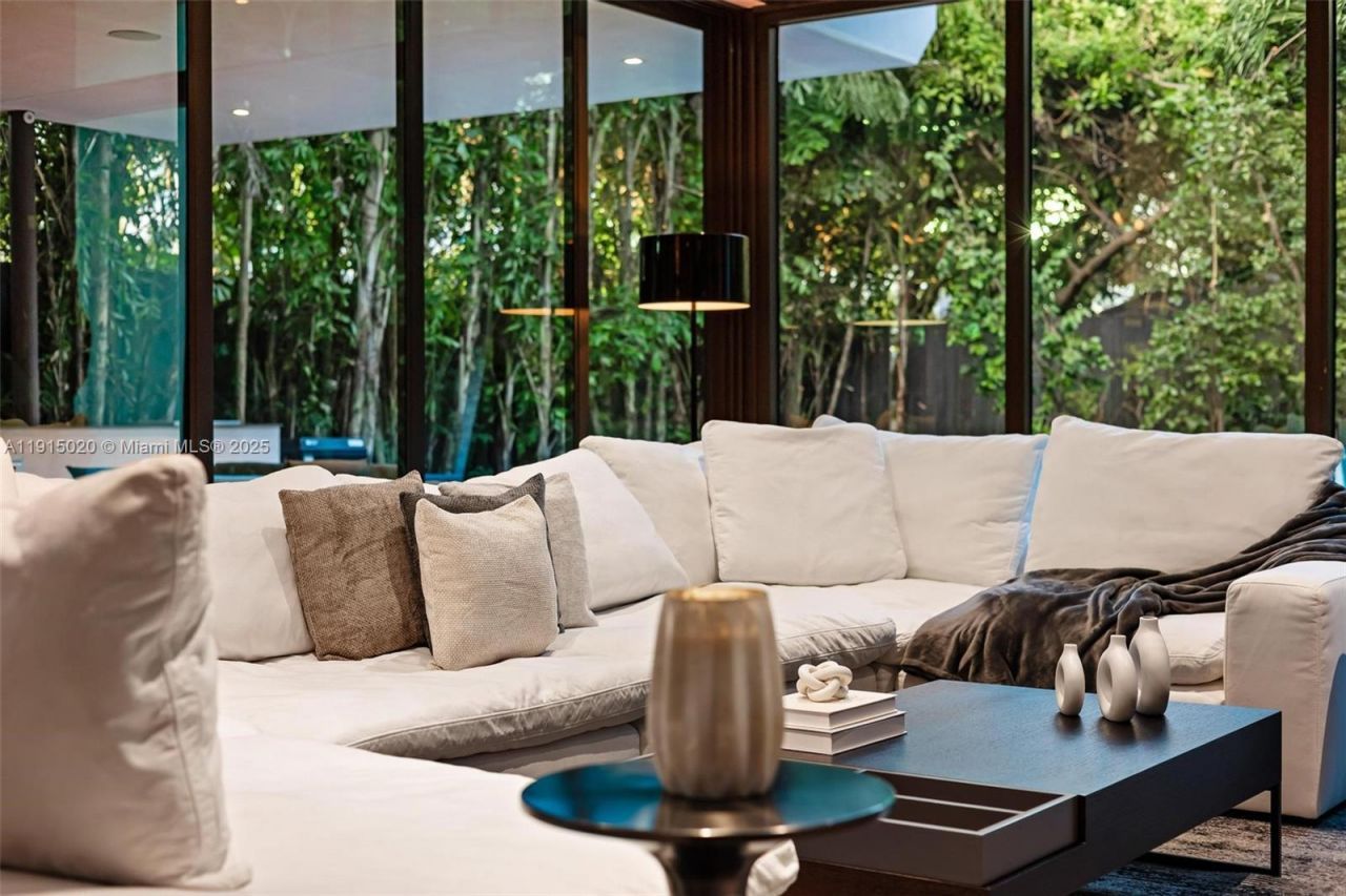 77 SW 18th Terrace, Unit N/A, Miami, FL 33129 Photo