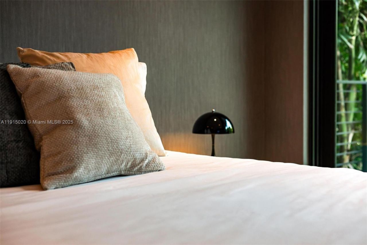 77 SW 18th Terrace, Unit N/A, Miami, FL 33129 Photo