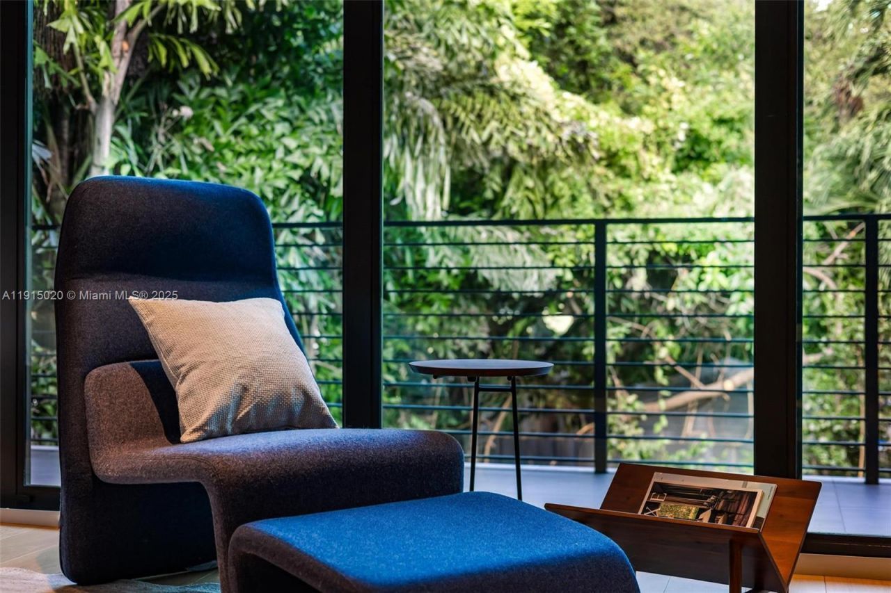 77 SW 18th Terrace, Unit N/A, Miami, FL 33129 Photo