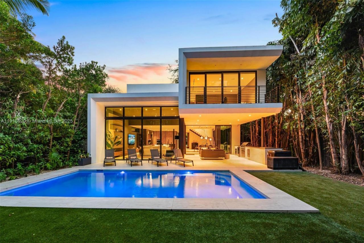 77 SW 18th Terrace, Unit N/A, Miami, FL 33129 Photo