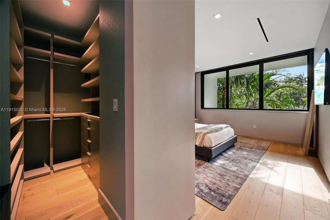 77 SW 18th Terrace, Unit N/A, Miami, FL 33129 Photo