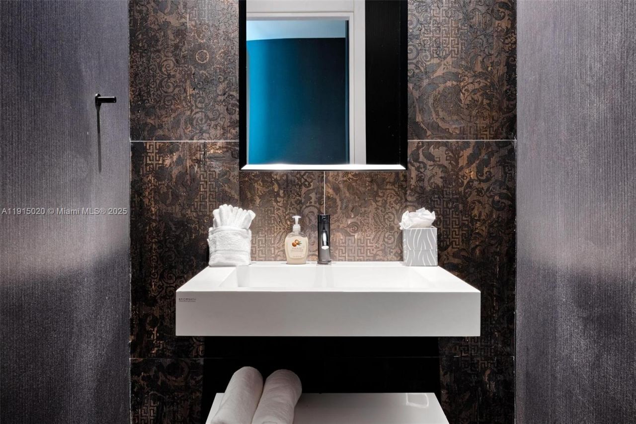 77 SW 18th Terrace, Unit N/A, Miami, FL 33129 Photo