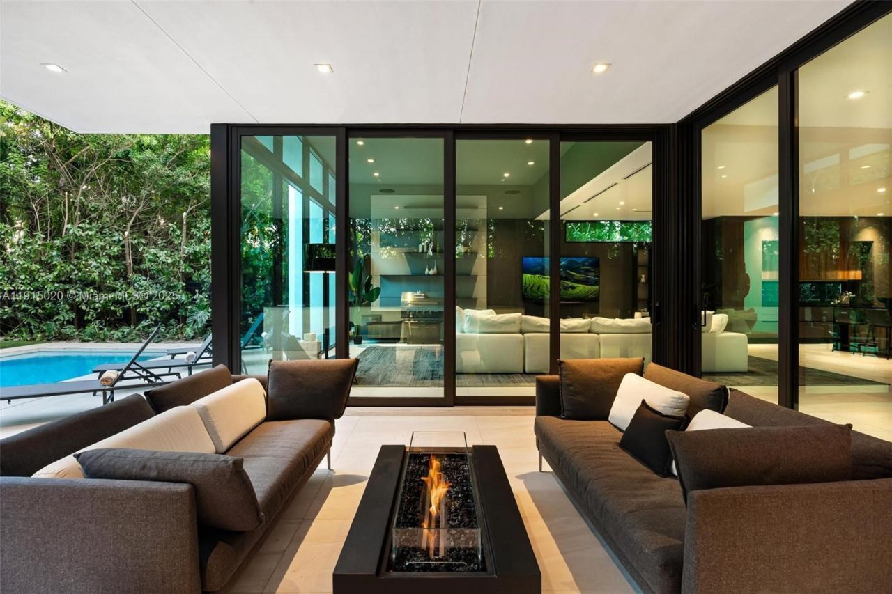 77 SW 18th Terrace, Unit N/A, Miami, FL 33129 Photo