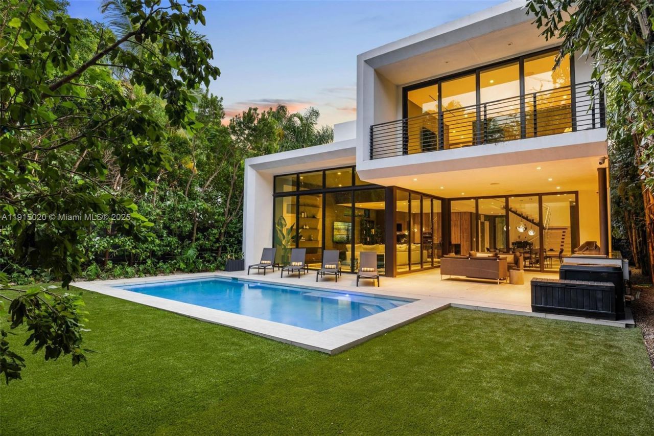 77 SW 18th Terrace, Unit N/A, Miami, FL 33129 Photo