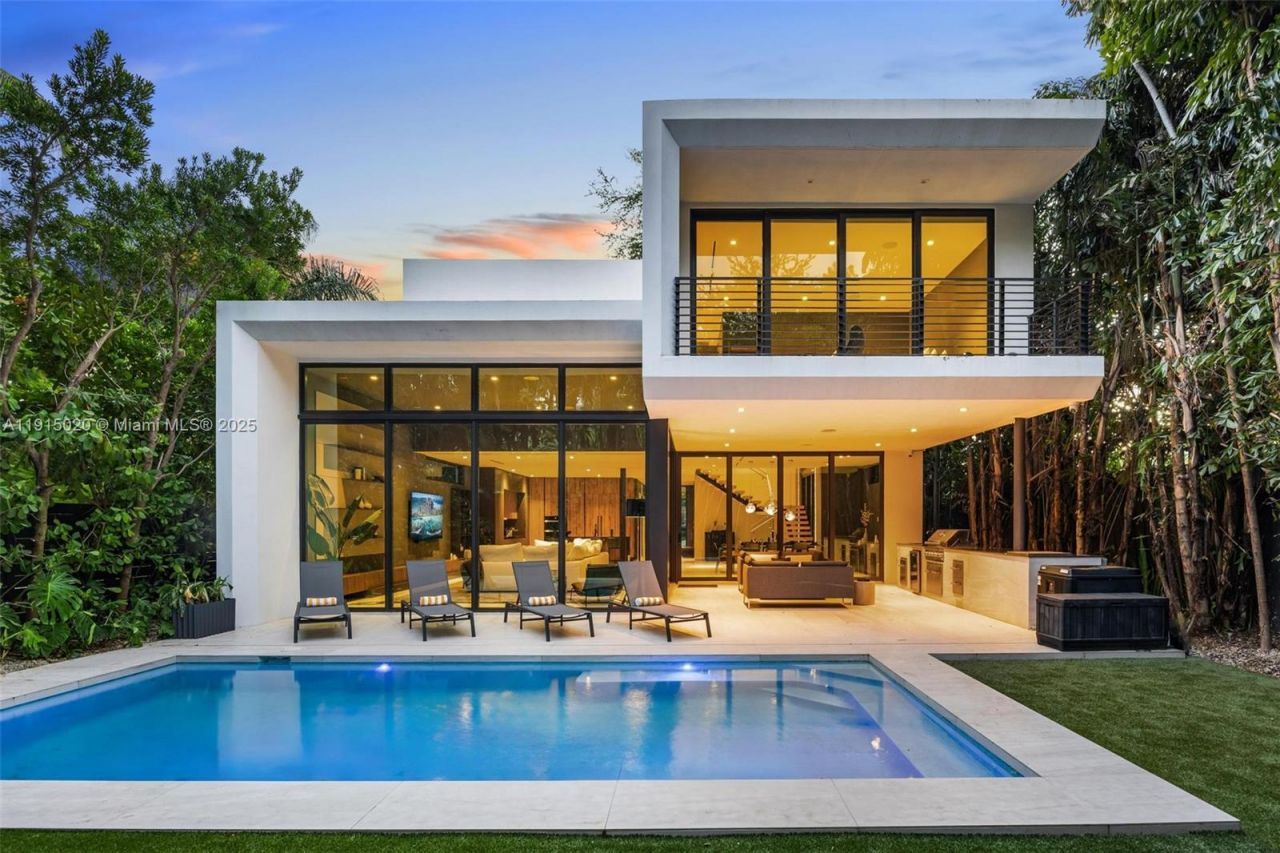 77 SW 18th Terrace, Unit N/A, Miami, FL 33129 Photo