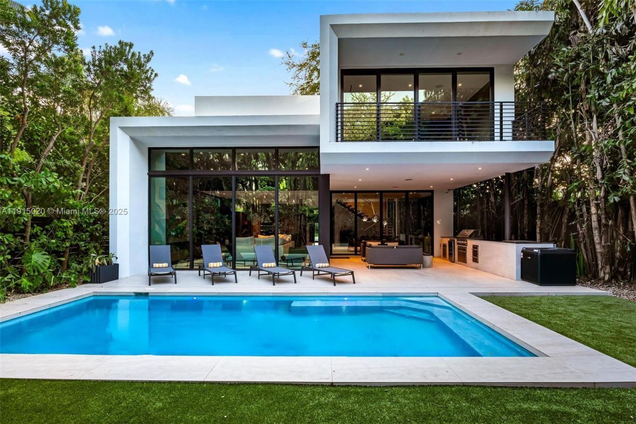 77 SW 18th Terrace, Unit N/A, Miami, FL 33129 Photo