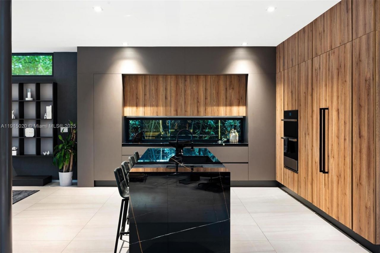 77 SW 18th Terrace, Unit N/A, Miami, FL 33129 Photo