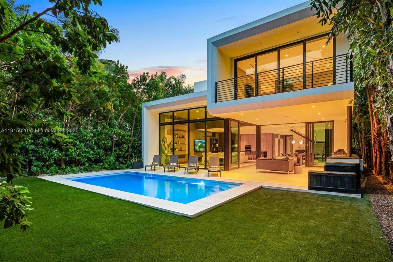 77 SW 18th Terrace, Unit N/A, Miami, FL 33129 Photo